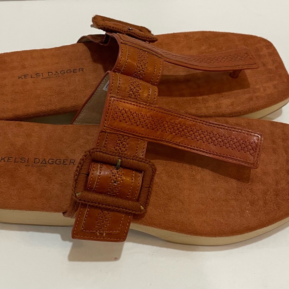Anthropologie Kelsi Dagger Sandals sz. 8 Brooklyn Swag Thong Suede Brown Orange - Picture 5 of 9